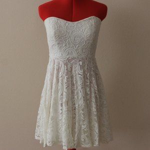 white, short, lace dress M